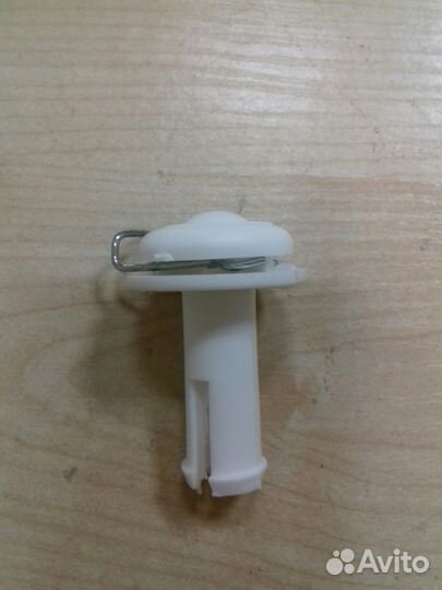 Запчасть на коляску крепление колеса