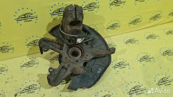 Передний поворотный кулак правый Skoda Octavia A5