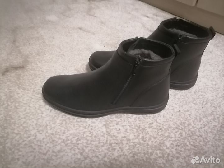 Ботинки Unichel новые 42р
