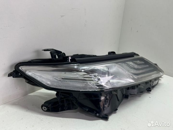 Фара LED передняя правая Toyota Camry V70/V75