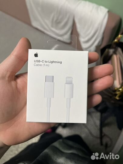 Оригинальная зарядка на iPhone