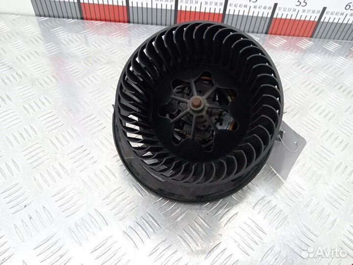 Моторчик печки BMW 3 E90/E91/E92/E93 2005