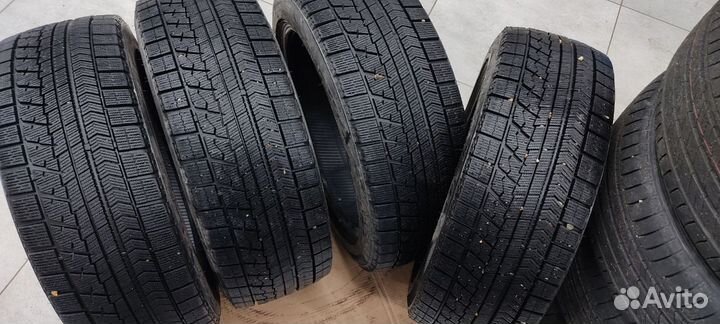 Bridgestone Blizzak VRX 235/45 R18 94S