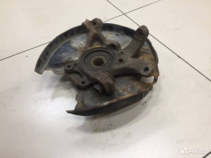 Кулак поворотный задний левый