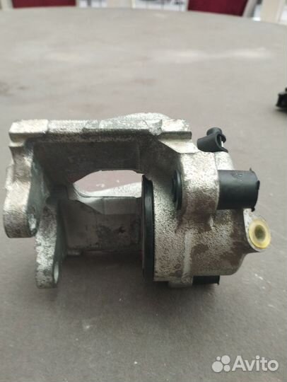 Суппорт передний правый на BMW -e36, 2.0, седан