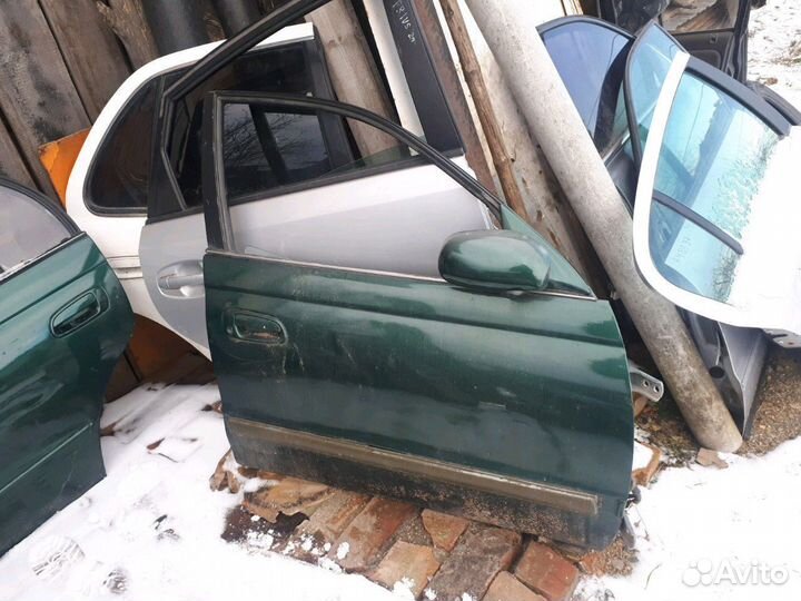 Дверь передняя правая Toyota Corona 190
