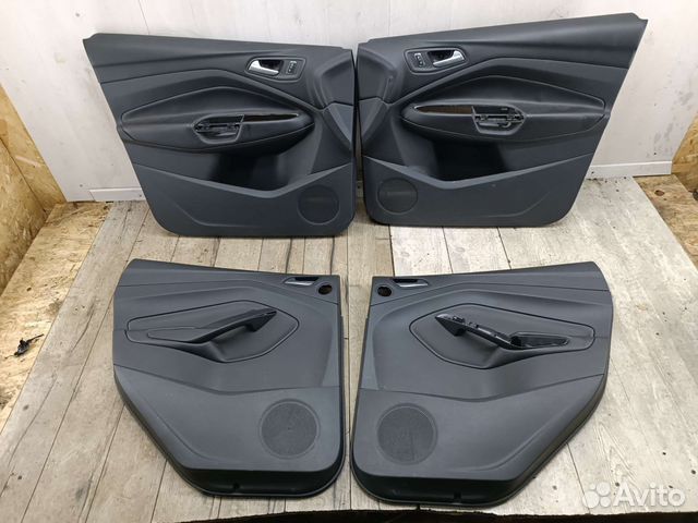 Обшивка двери 4шт комплект кожа Ford Kuga 2
