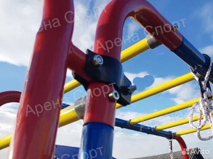 Уличный спортивный комплекс