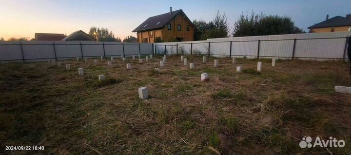 Фундамент на сваях для забора, теплицы, дома, бани