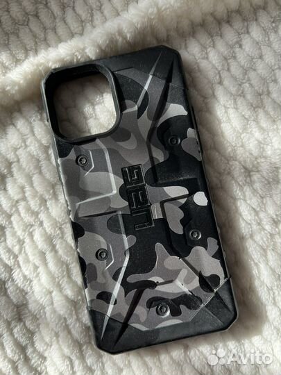 Оригинальные чехлы на iPhone