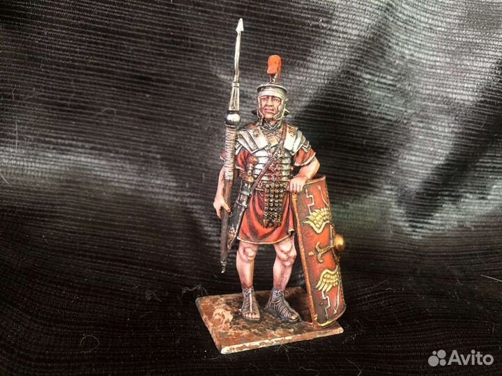 Оловянная фигурка. Римский легионер