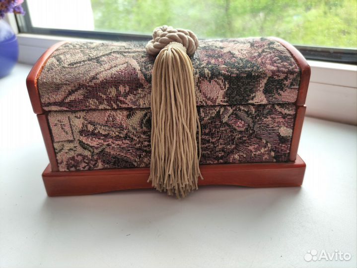 Шкатулка для украшений