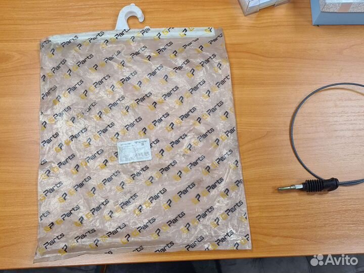 Тросик ручного тормоза задний правый