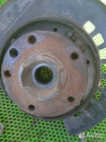 Кулак поворотный задний правый Porsche Cayenne 955