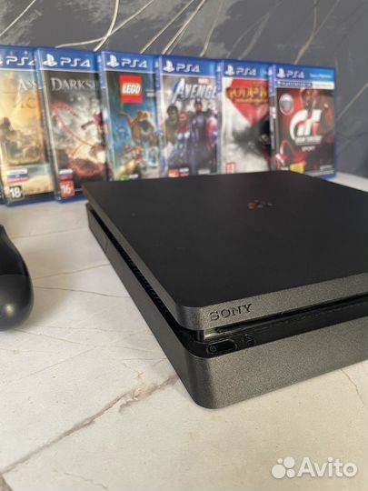 Sony PS 4 Slim 1 TB + много игр (PS Plus)