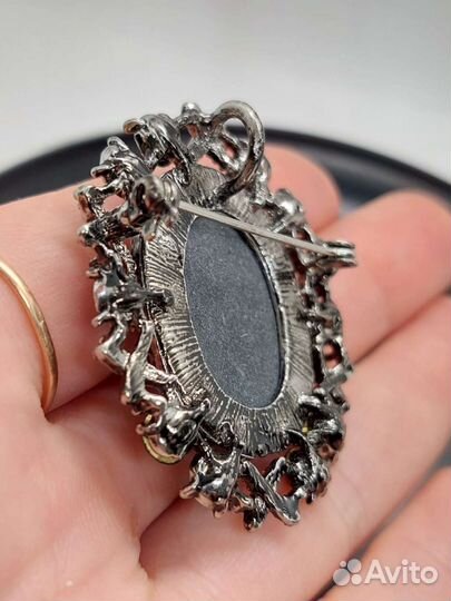 Брошь - подвеска Камея