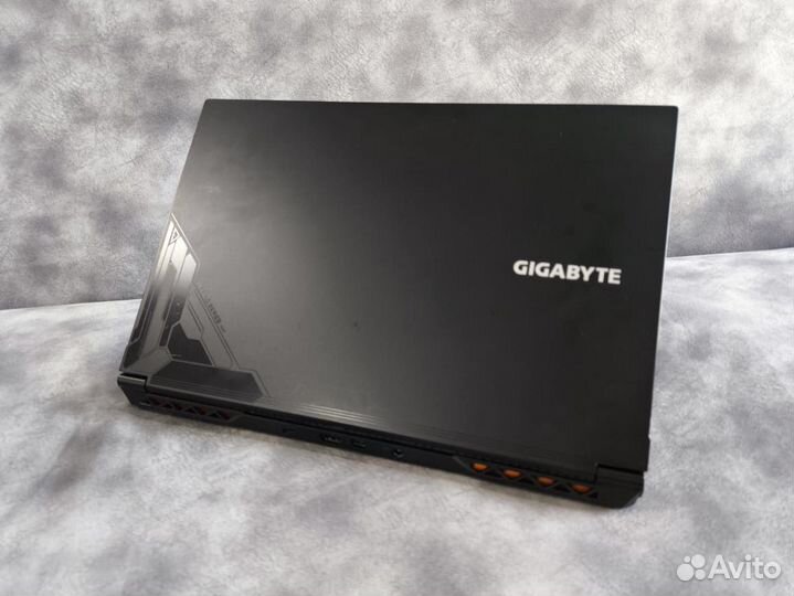 Игровой ноутбук Gigabyte (i5 12/RTX 4050 /144HZ)