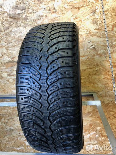 Bridgestone Blizzak Spike-01 205/55 R16