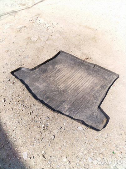 Коврик багажника Ford Focus 2 седан 1.6 shda 2009