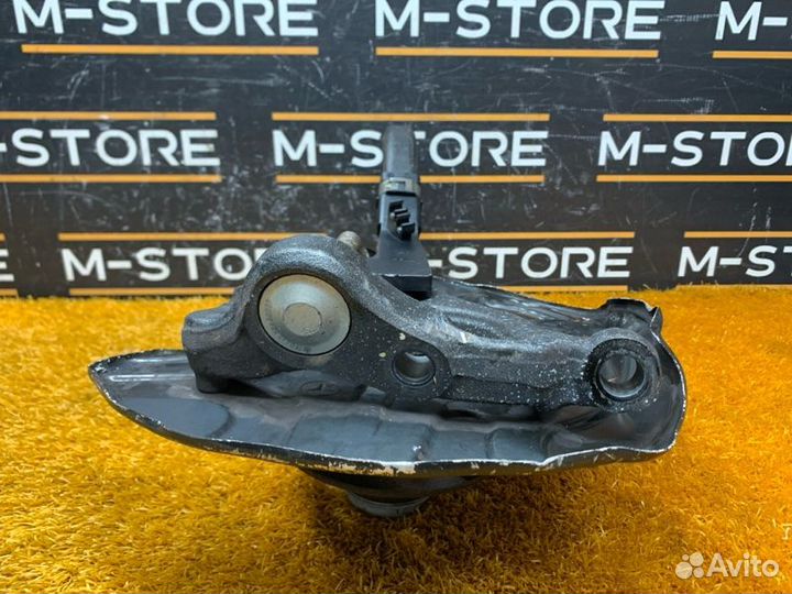 Ступица передняя левая Mercedes-Benz E-Class W211