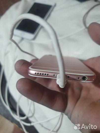 iPhone 6S, 64 ГБ