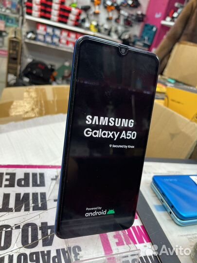 Телефон Samsung A50 4/64