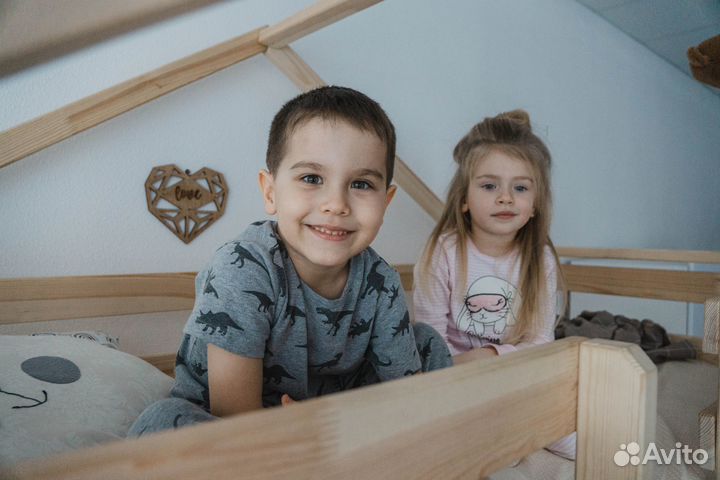 Двухъярусная кровать