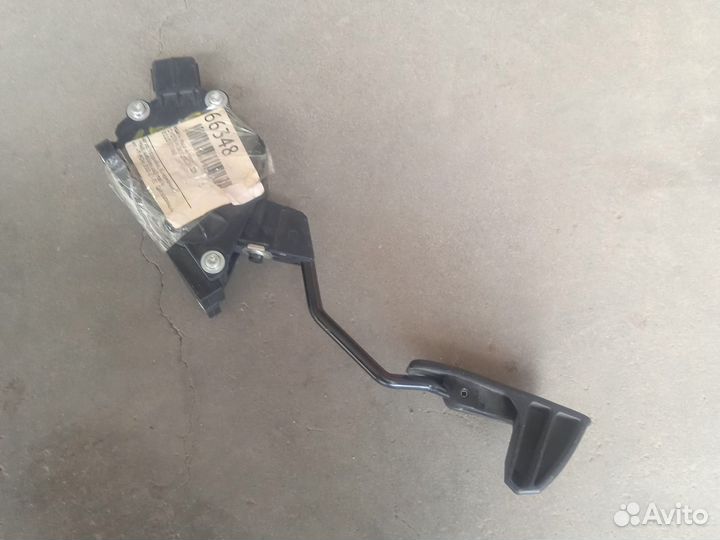 Педаль газа toyota auris