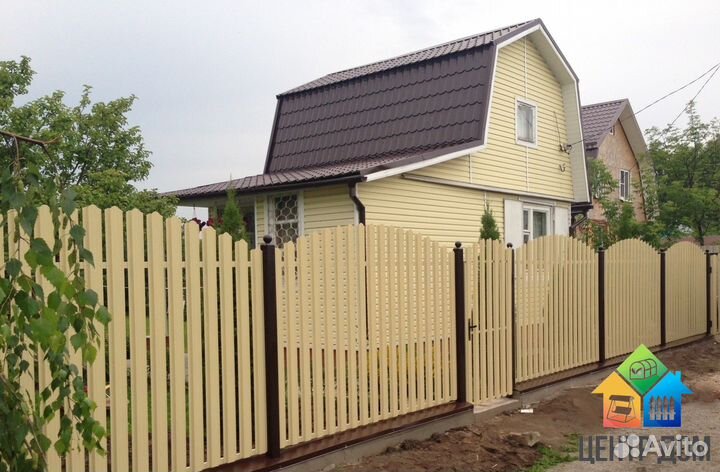 Забор из евроштакетника