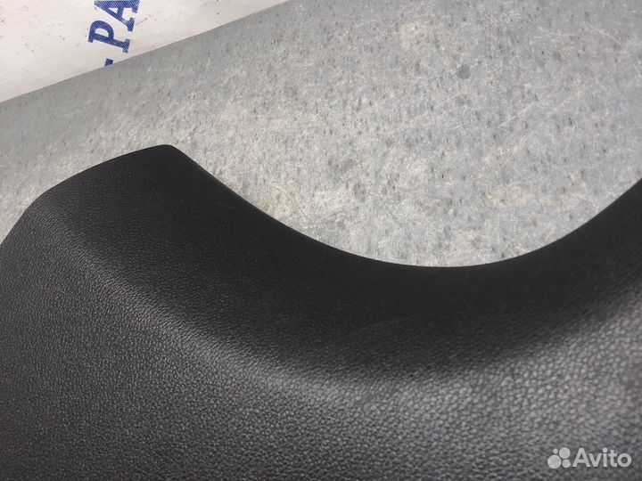 Прав накладка порога Genesis 2