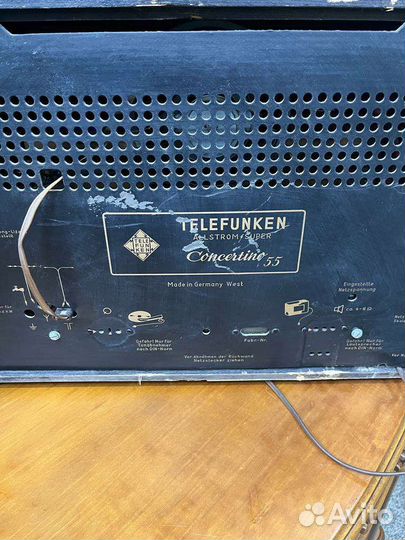 Ламповые радиоприемники и кассетный магнитофон