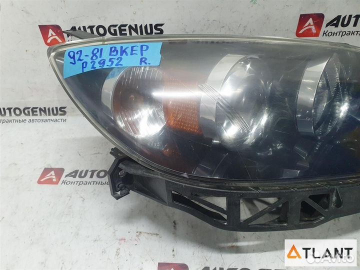 Фара передняя правая mazda axela