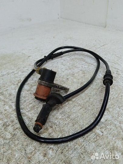 Датчик ABS передний