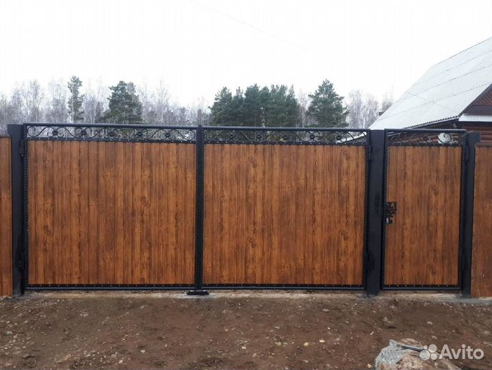 Забор из евроштакетника для дома качественно