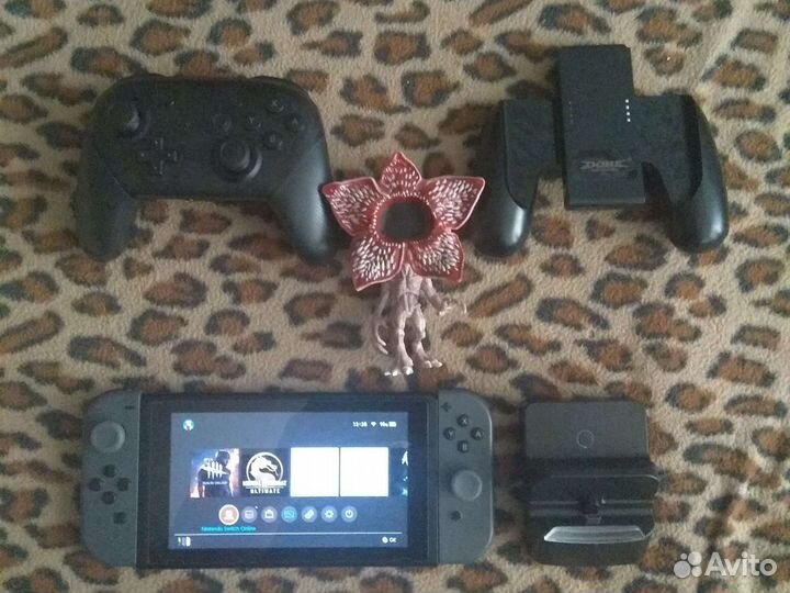 Nintendo Switch V2 c отличным набором