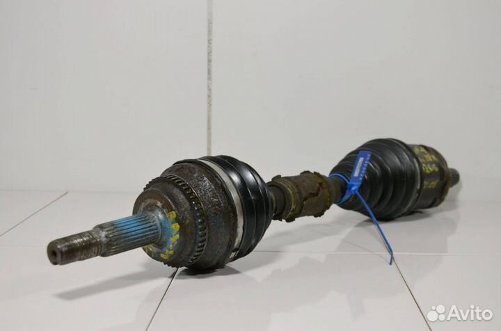 Приводной вал передний левый Toyota Rav 4 XA20 2.0