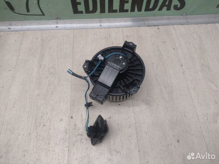 Моторчик отопителя Toyota Yaris XP90 1.3 2005-2011