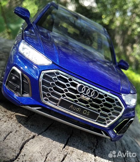 Audi Q5 Машинка Металлическая /20см