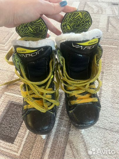 Хоккейные коньки bauer