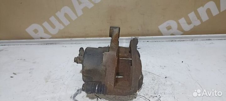 Суппорт тормозной правый Nissan Teana J31 VQ23