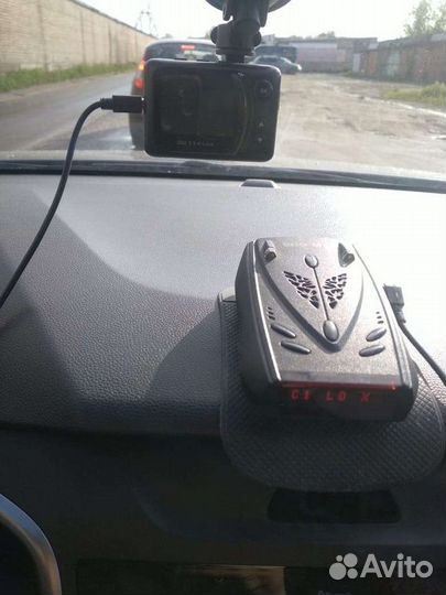 Видеорегистратор с радаром