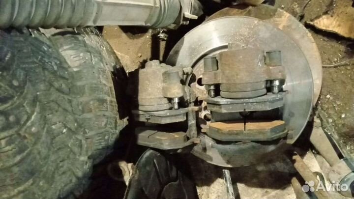 Передний правый суппорт skoda yeti 1.2