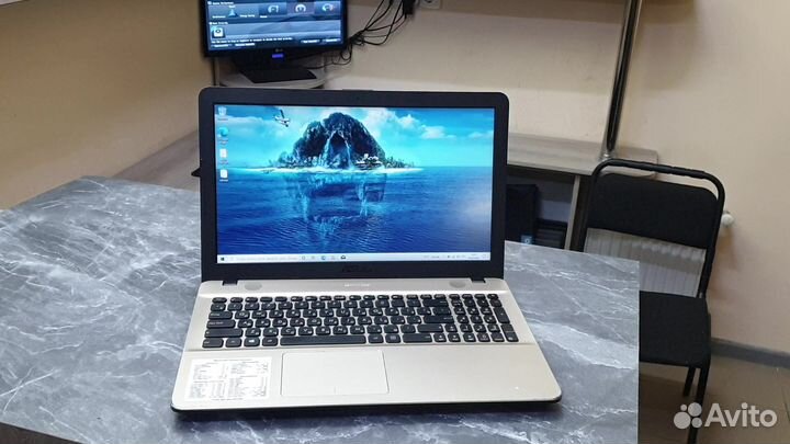 Ноутбук Asus (проц Intel Core i5, SSD 500 Гб )