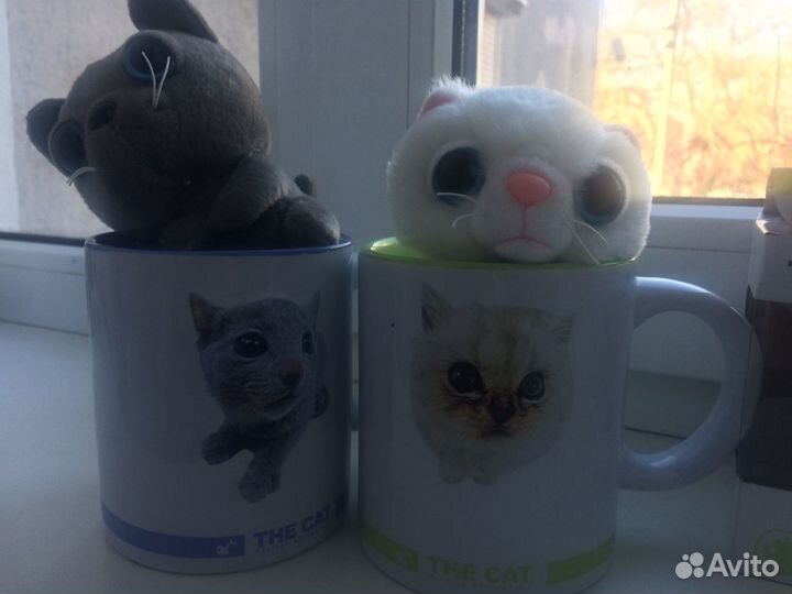 Чашки с игрушками