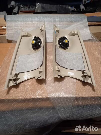 Обивка стойки задней с динамиком range rover vogue