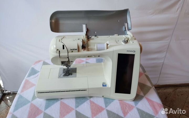Швейно вышивальная машина Brother NV 4000