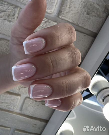 Маникюр, педикюр, наращивание ногтей