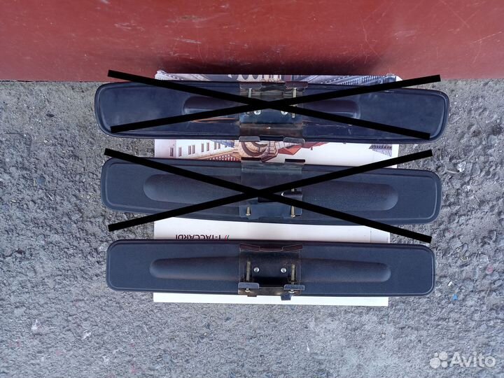 Салонное зеркало заднего вида универсальное