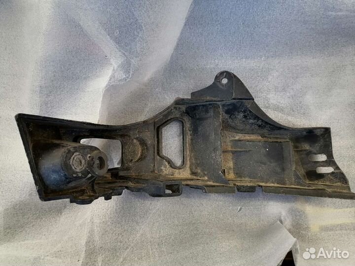 Кронштейн крепление бампера Renault fluence Прав
