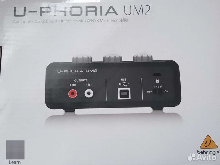 Аудиоинтерфейс Beнringer U-phoria UM2